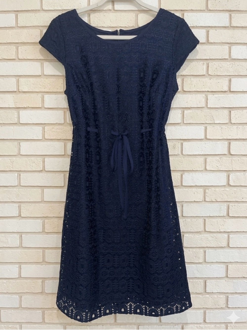NWOT!! Navy Lace Tie-Waist Cap Sleeve Dress